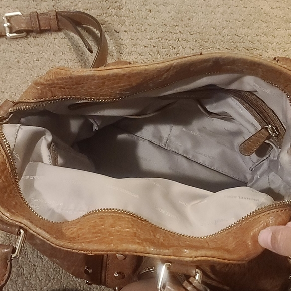 Michael Kors - Astor large studded leather satchel - Picture 4 of 5